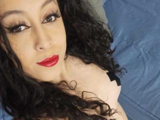 انظر إلى الملف المفصل لـ KendraSimons
