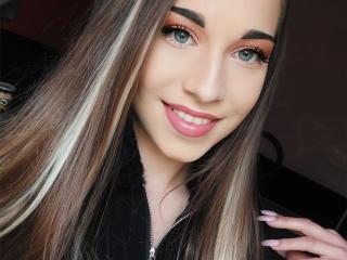 Podívejte se na podrobnou kartu chatgirl-hot