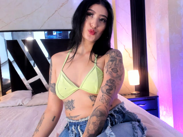 TifanyDiaz - Élő pornó és szexkamera - 29740535
