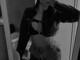 Podívejte se na podrobnou kartu ModelGyrl-hot