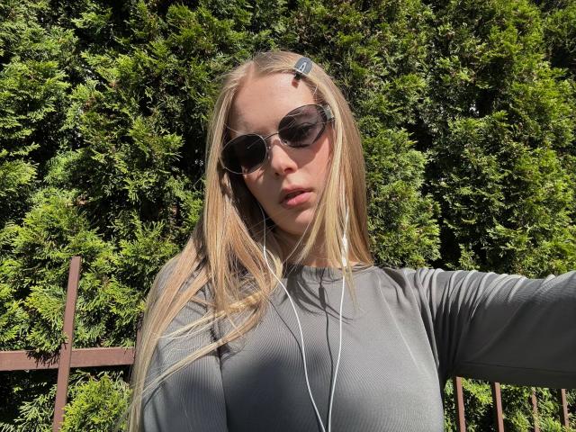 LillianaWhang - Live sex cam - 29755652