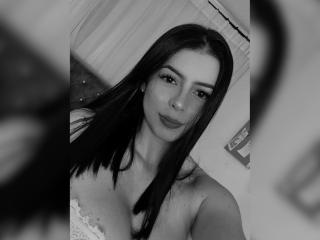 Fișa detaliată a IsabellaJames