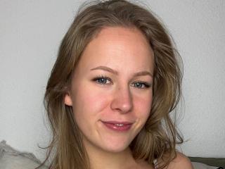 Fișa detaliată a JuliaMey-hot