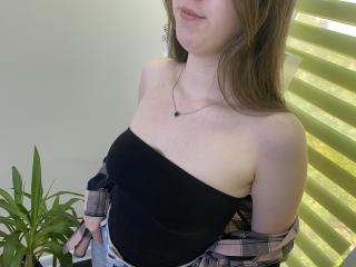 Nesie's Model Profile