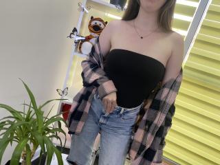 Nesie's Model Profile
