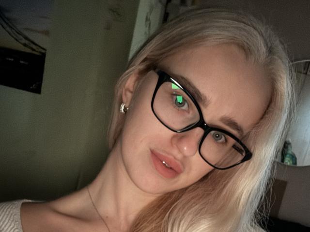 WorldClassBlondy - Live porn &amp; sex cam - 29768390