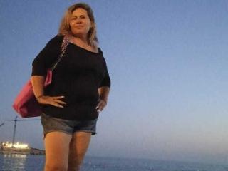 CoupleBomb's Model Profile