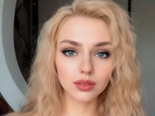 SandaHayslett's Model Profile