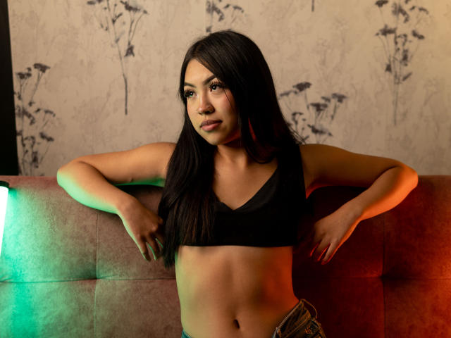 AlinnaSans - Live porn &amp; sex cam - 29776019