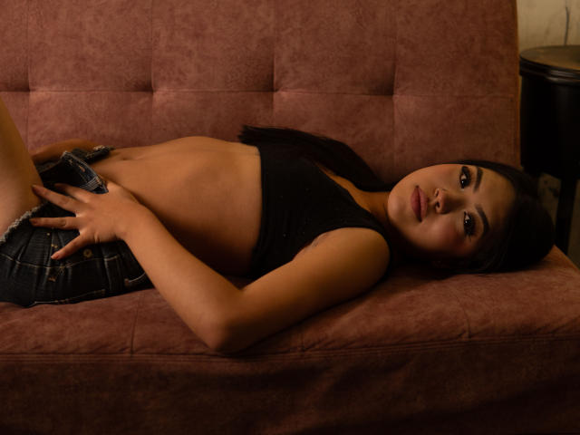 AlinnaSans - Live porn &amp; sex cam - 29776109