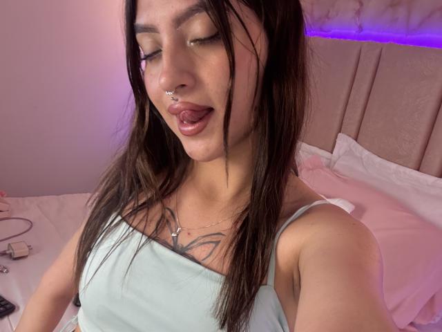 LunaaBlossomm - Live sex cam - 29780627