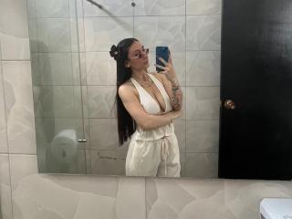 Ver la ficha detallada de MaddyCarina