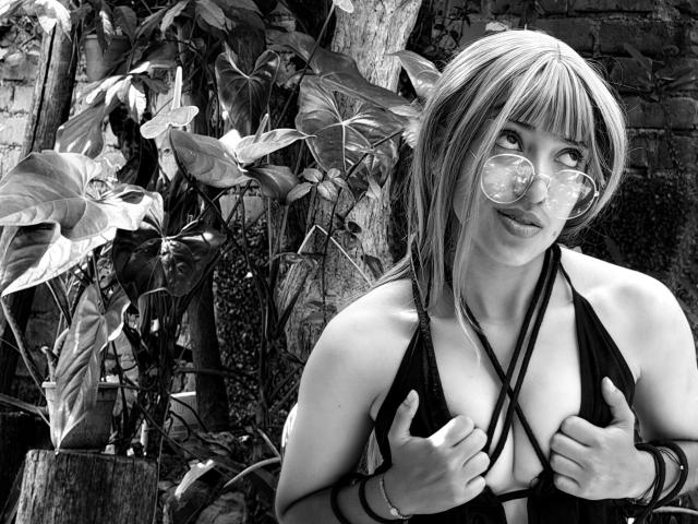 MichaelaMistress - Live porn &amp; sex cam - 29834453