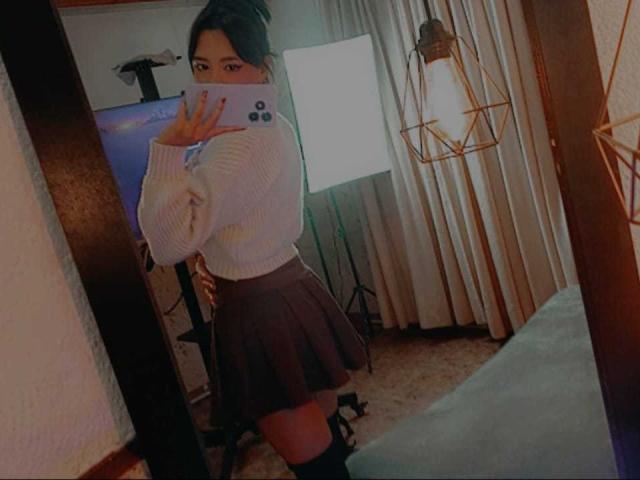 HenutmireRossi - Live porn &amp; sex cam - 29857733