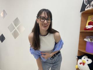 MiraMixi's Model Profile