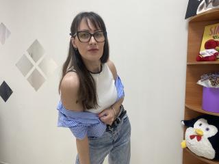 MiraMixi's Model Profile