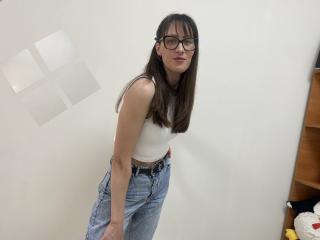 MiraMixi's Model Profile