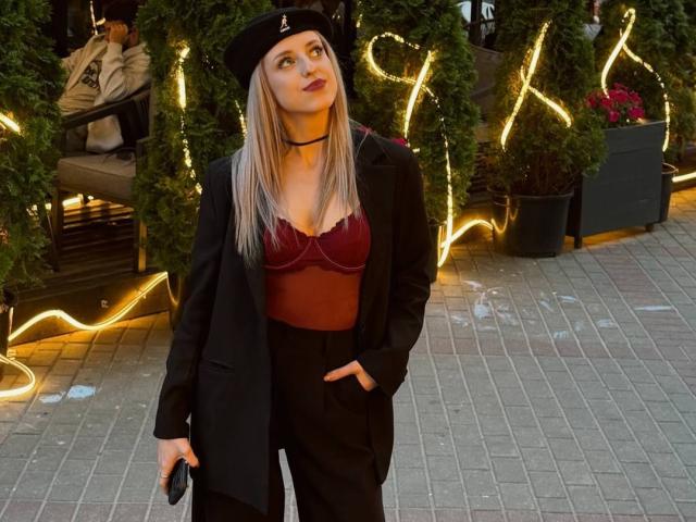 MaximinaMayhood - Live porn &amp; sex cam - 29870591