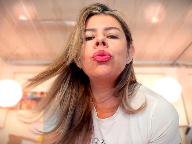 EmiliaMilf - Sexe cam en vivo - 29871890