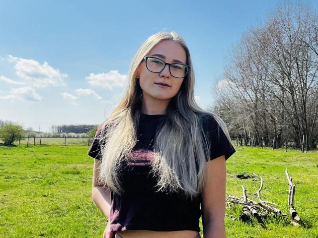 GlossyBambe - Live porn &amp; sex cam - 29903876