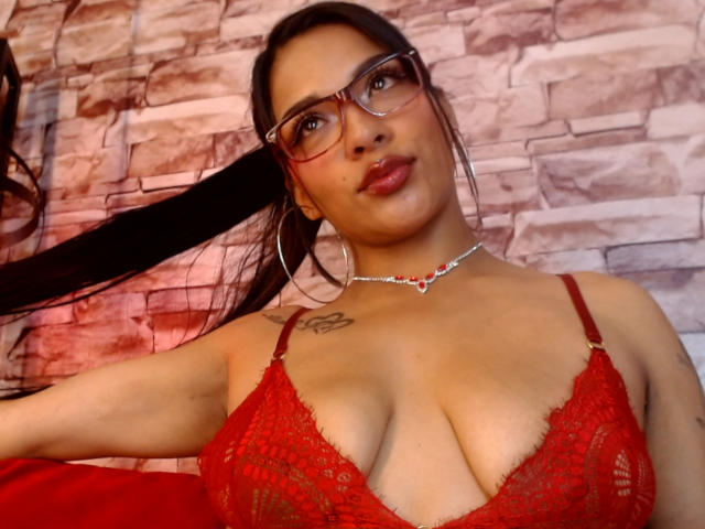 MiaBellucci - Élő pornó és szexkamera - 29906735