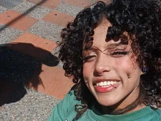 Ver a ficha detalhada de  LunaKeller