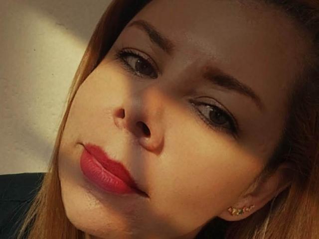 EmiliaMilf - Live sex cam - 29911718