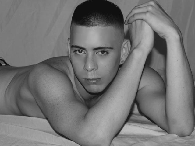 AdanKingCock - Live sex cam - 2991433