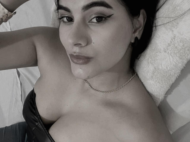 AlaraKey - Live porn &amp; sex cam - 29922737