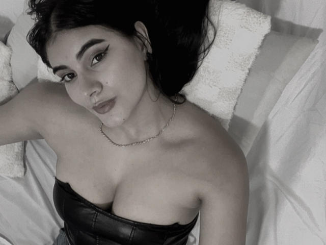 AlaraKey - Live porn &amp; sex cam - 29922803