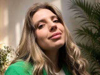 Ver a ficha detalhada de  CharlineGusty