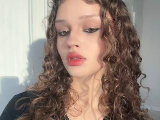 Ver a ficha detalhada de  CurlyElina
