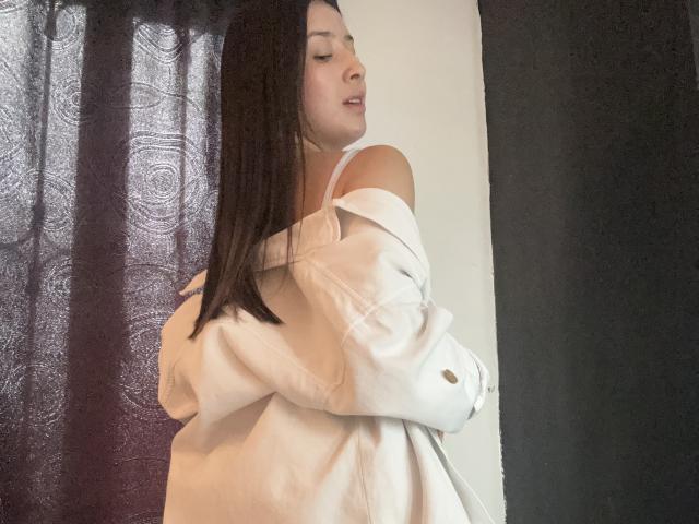 EmmaLombardi - Live sex cam - 29941190