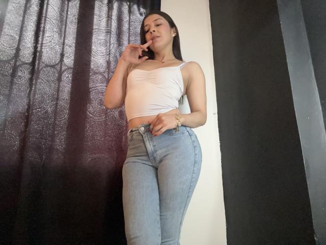 EmmaLombardi - Live sex cam - 29941463