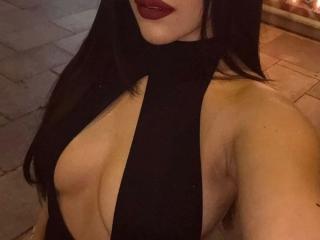 Ver a ficha detalhada de  Ivy-hot-hot