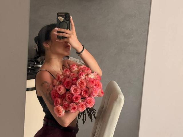NikkiGoldX - Camera khiêu dâm &amp; quyến rũ trực tiếp - 29967260