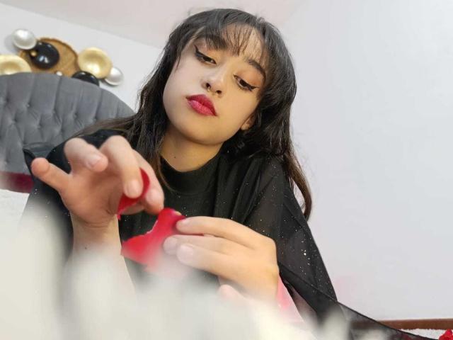 CamiVargas - Élő pornó és szexkamera - 29973125