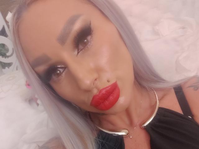 HotSmokingBabe69x - Live porn &amp; sex cam - 29974856
