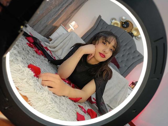 CamiVargas - Élő pornó és szexkamera - 29988389
