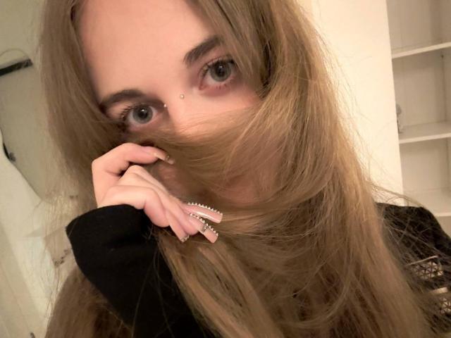KarenaRomani - Live porn &amp; sex cam - 29992580