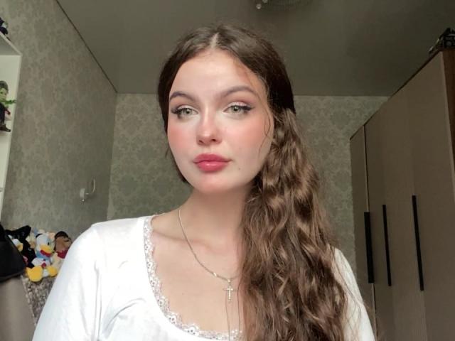 JulienneStradford - Live porn &amp; sex cam - 29999900