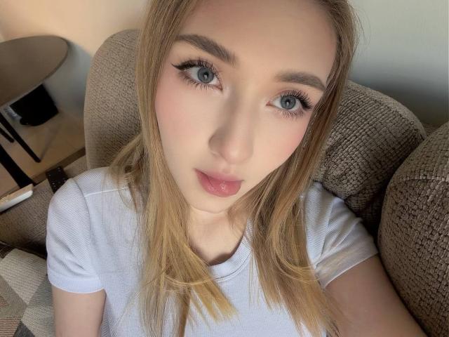 DenisseReins - Live porn &amp; sex cam - 30001925