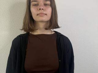 Lásd a CarmelitaSalis teljes profilját