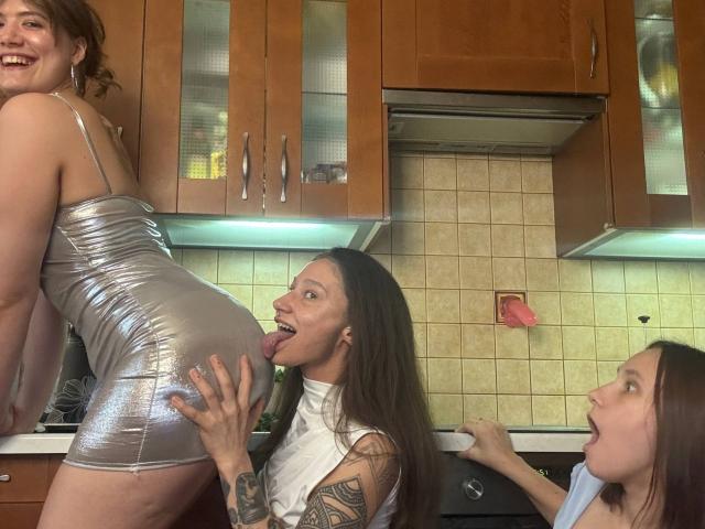 HotCaramelsTrio - Live porn &amp; sex cam - 30024956
