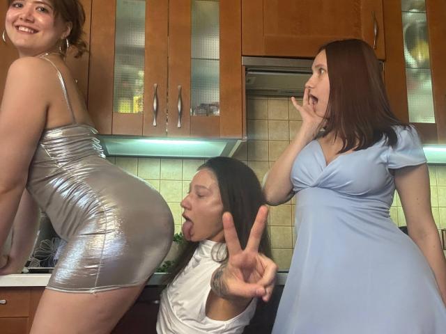 HotCaramelsTrio - 라이브 포르노 &amp; 섹스 캠 - 30024989