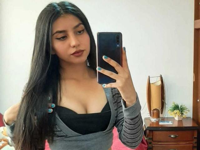 AntonellaFerro - Live porn &amp; sex cam - 30030689