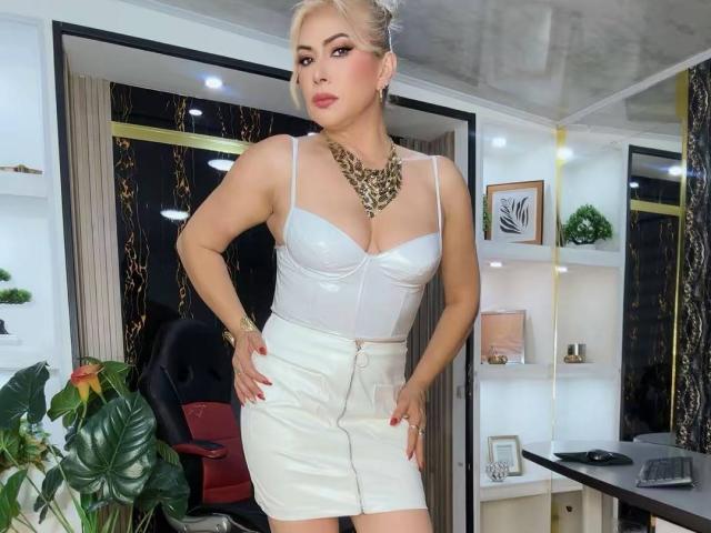 MisseScarleth - Live porn &amp; sex cam - 30031847