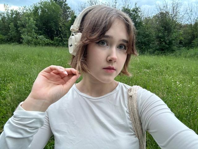 GennieLanosa - Live porn &amp; sex cam - 30034094
