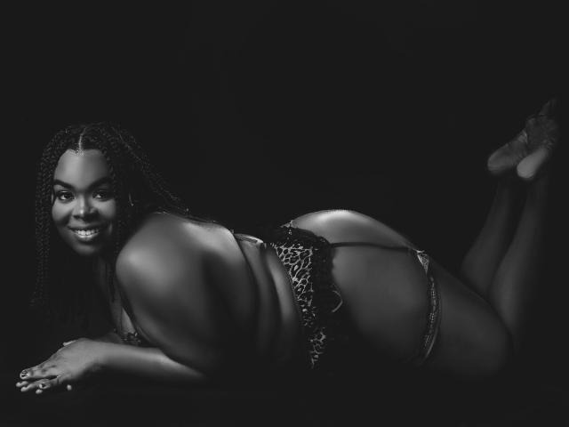 EbonyHenner - Live porno og sexkamera - 30035483