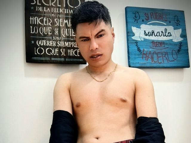 AquilesTaylor - Live porn &amp; sex cam - 30041903